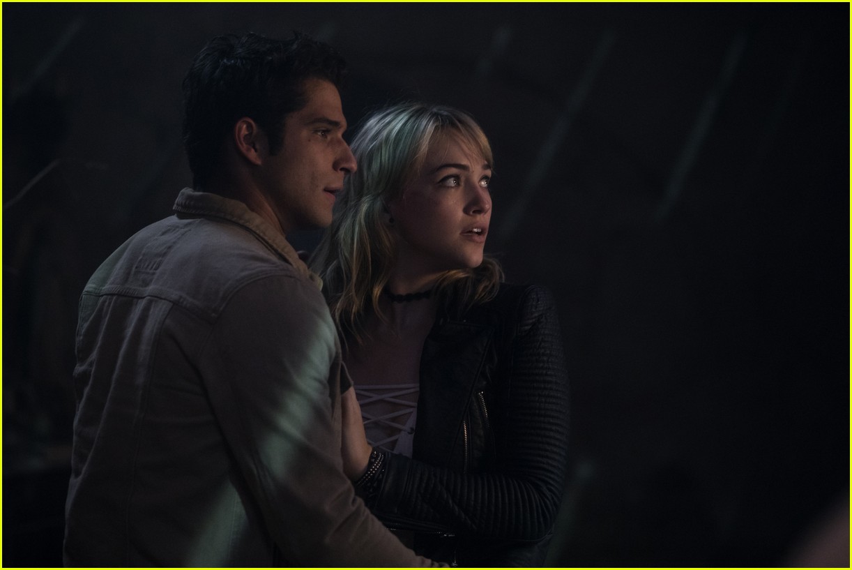 Lucy Hale & Tyler Posey's 'Truth or Dare' Gets Scary First Trailer - Truth Or Dare Online Film 2018
