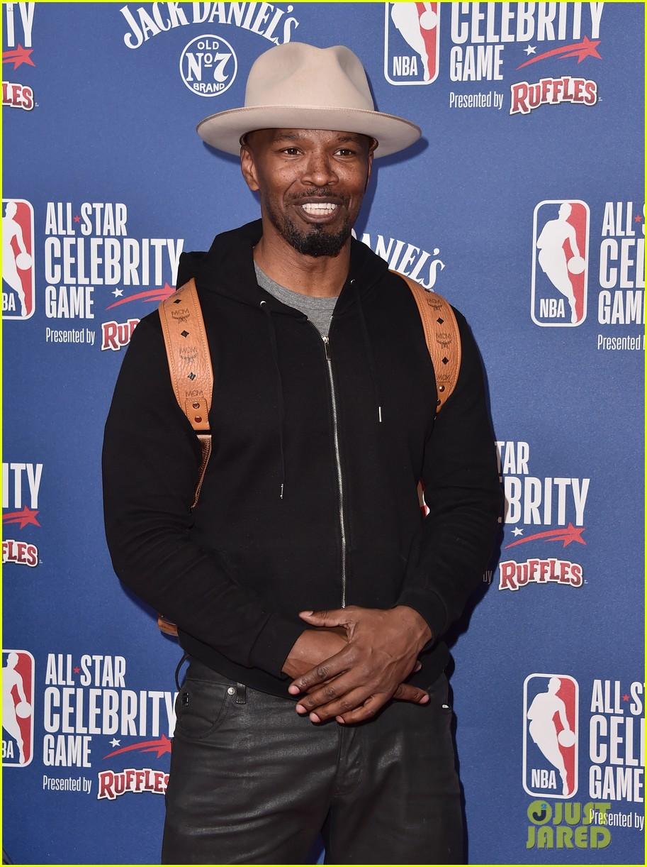 Jamie Foxx Plays in NBA AllStar Celebrity Game After Walking Out of