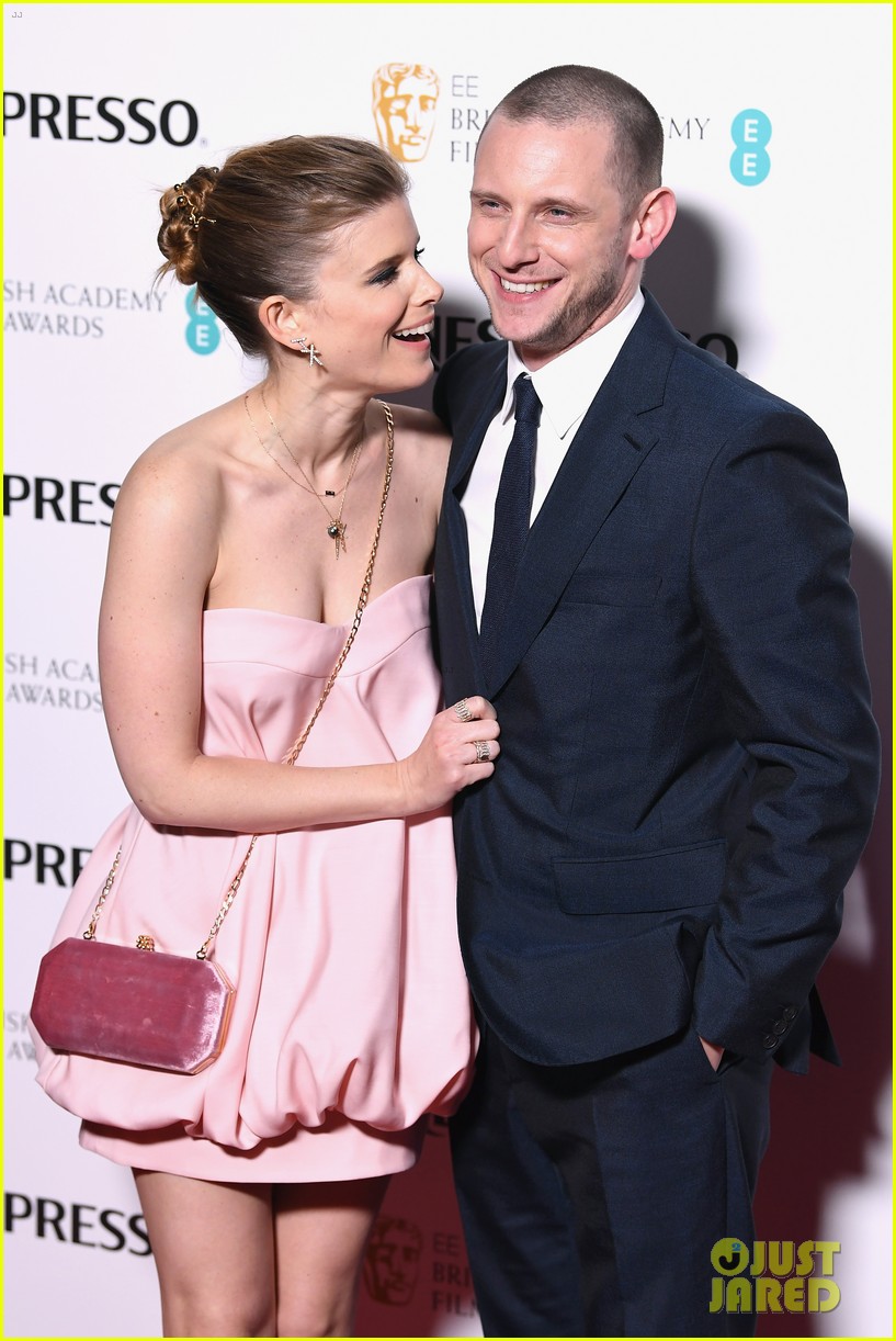 Kate Mara & Jamie Bell Couple Up for Events in London! Photo 4034759