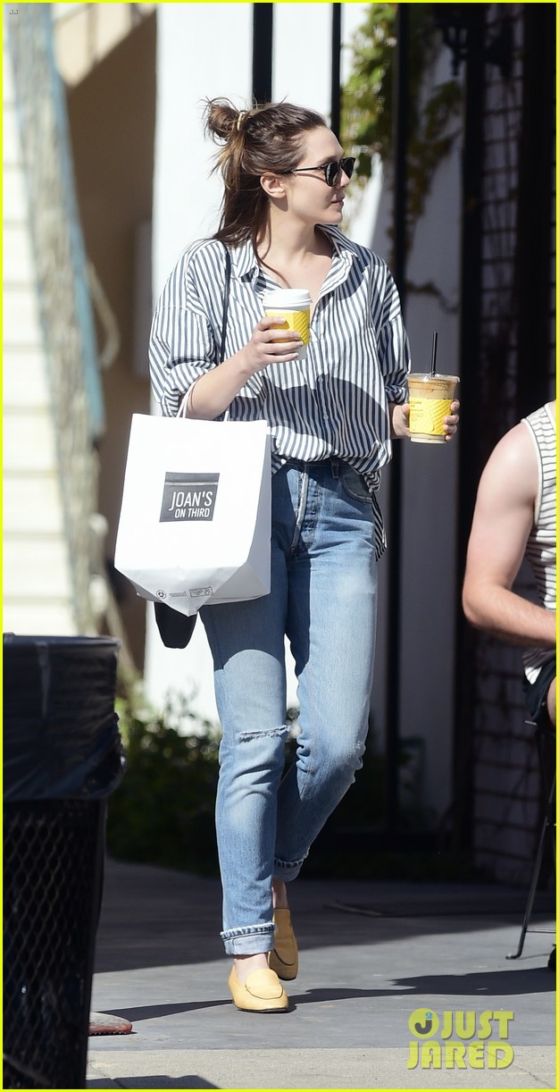 Elizabeth Olsen Looks Cute While Out For A Coffee Run Photo 4057529 Elizabeth Olsen Pictures Just Jared