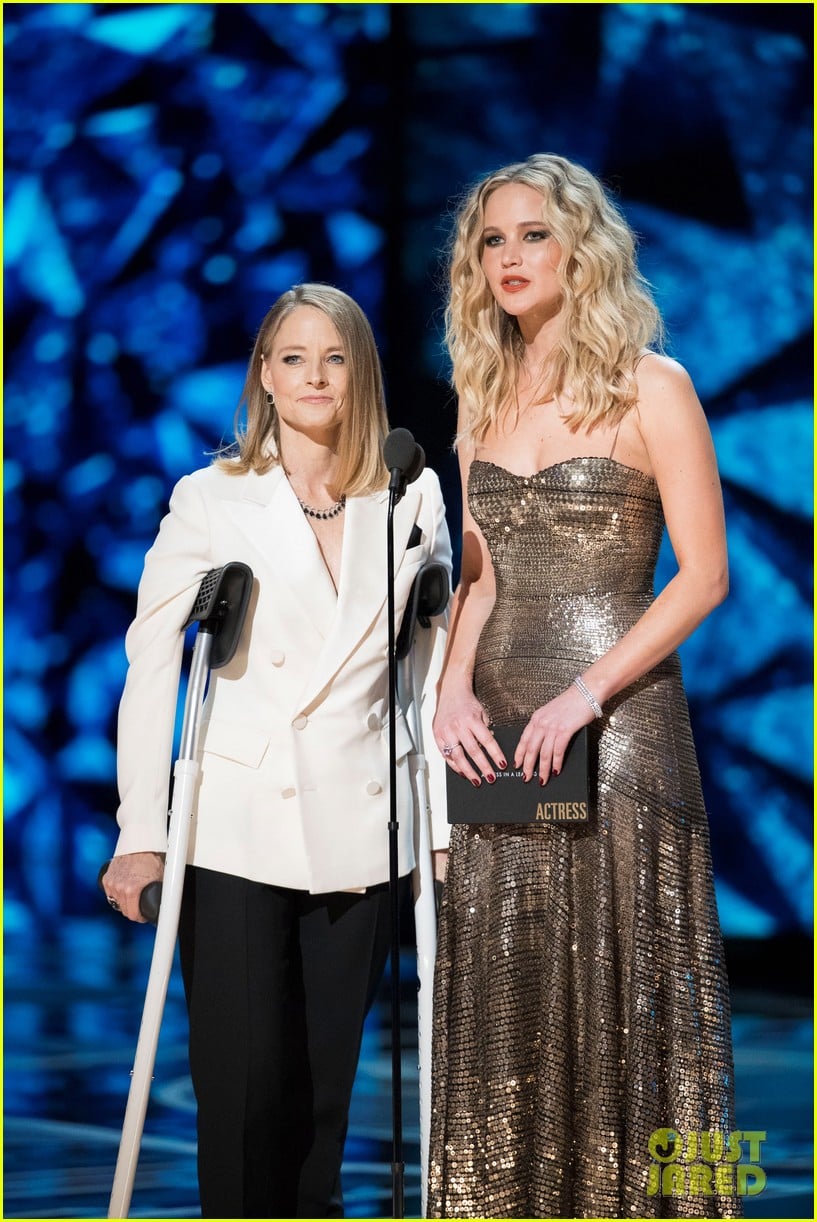 Jennifer Lawrence & Jodie Foster Roast Meryl Streep at Oscars 2018