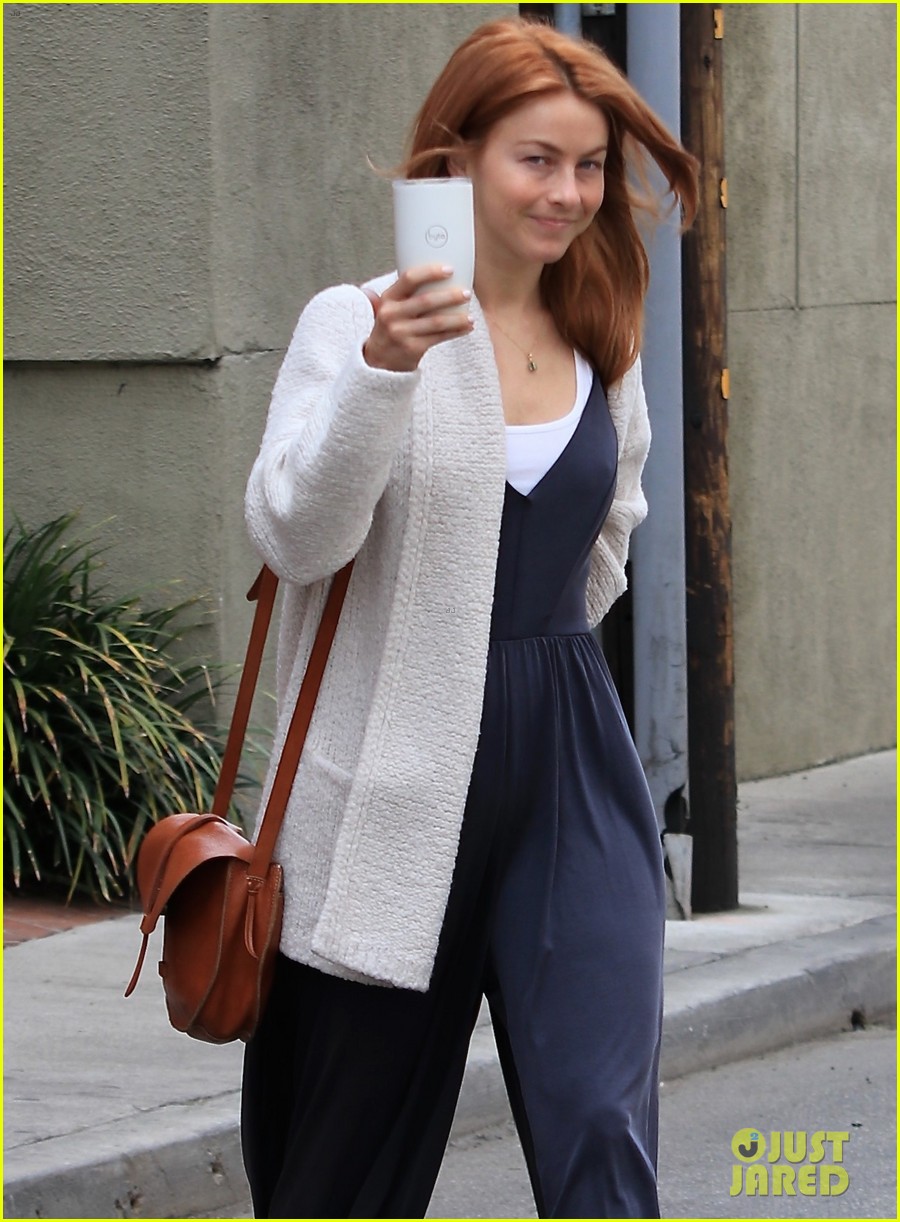 Julianne Hough S Stylist Opens Up About Her Style Evolution Photo