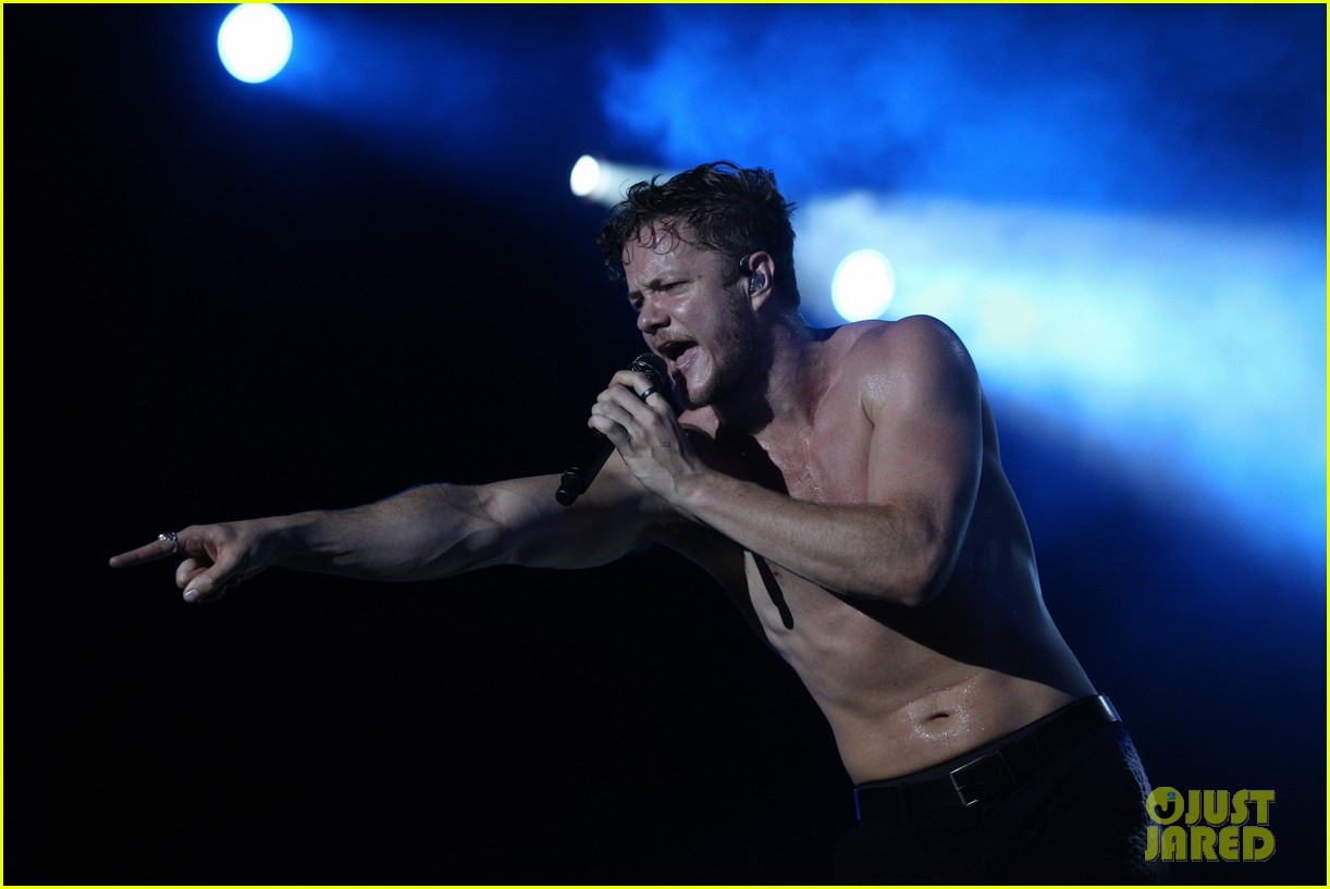 Imagine Dragons' Dan Reynolds Bares Buff Body While Shirtless at