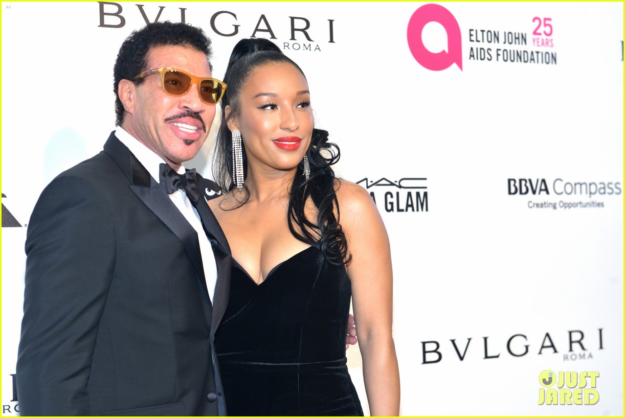 Lionel Richie & Daughter Sofia Team Up for Elton John's Oscars Party