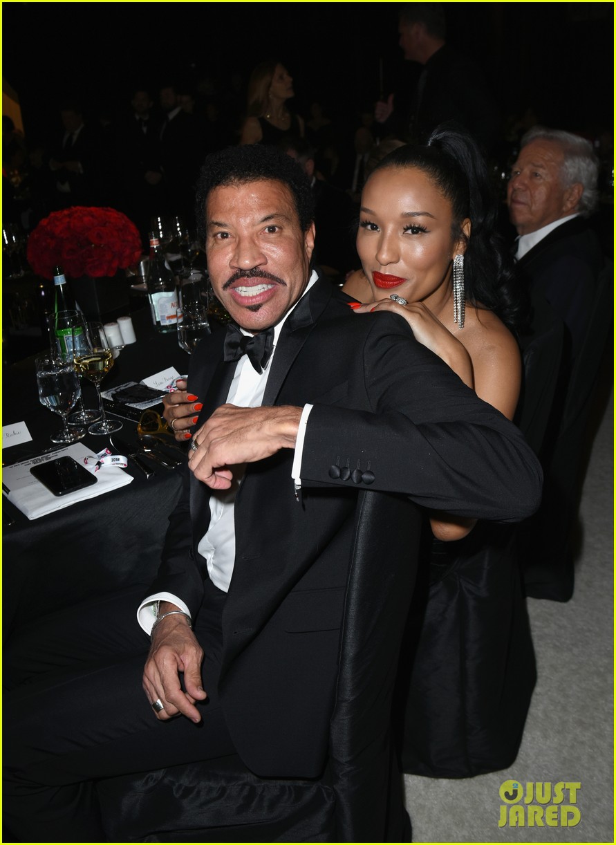 Lionel Richie & Daughter Sofia Team Up for Elton John's Oscars Party