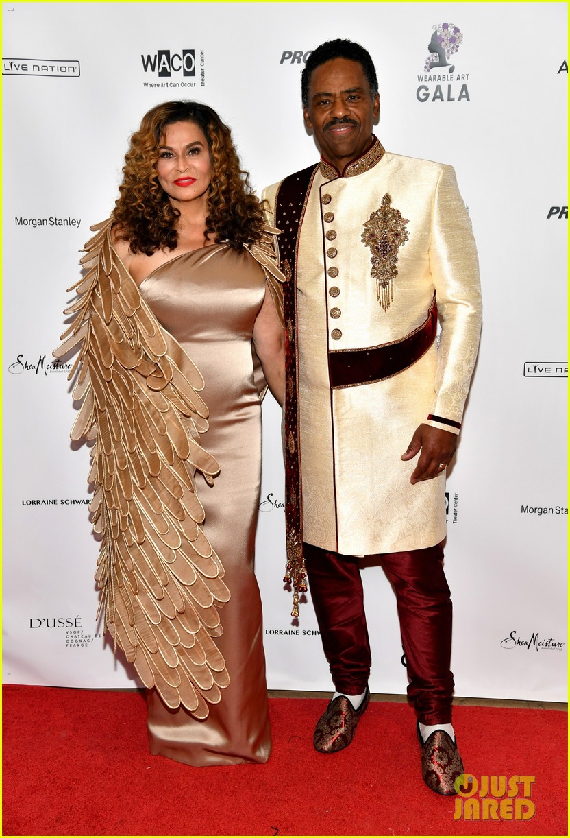 Tina Knowles Joins Husband Richard Lawson & Samuel L. Jackson at Wearable Art Gala Photo
