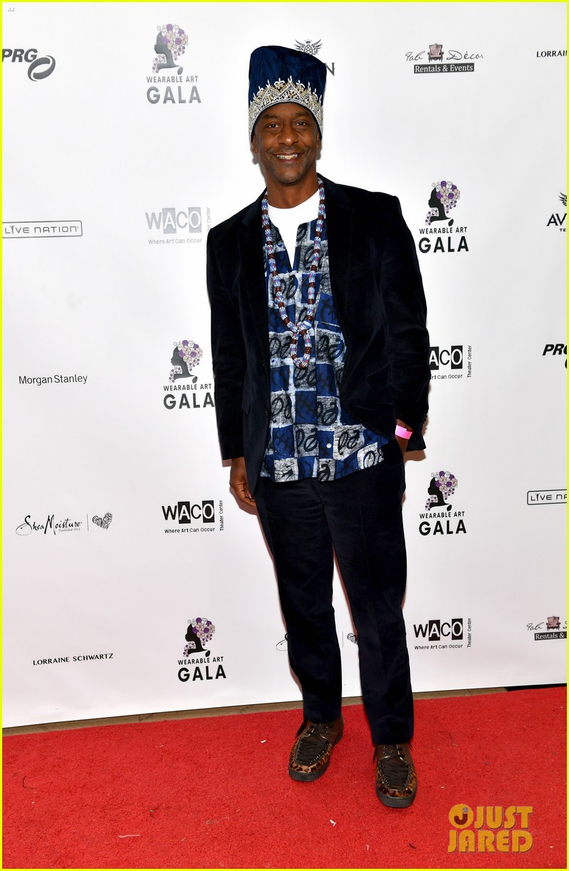 Tina Knowles Joins Husband Richard Lawson & Samuel L. Jackson at Wearable Art Gala Photo