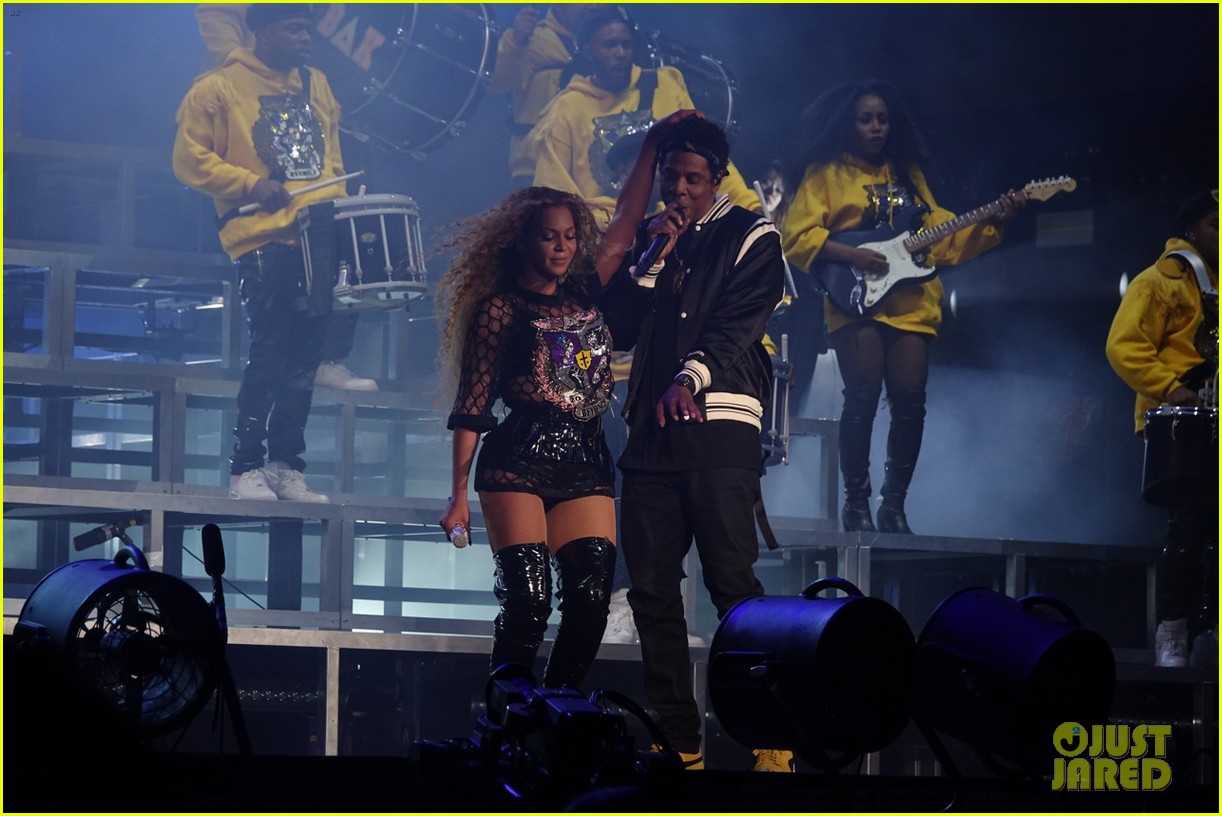 Jay Z Joins Beyonce on Stage During Coachella Performance! Photo