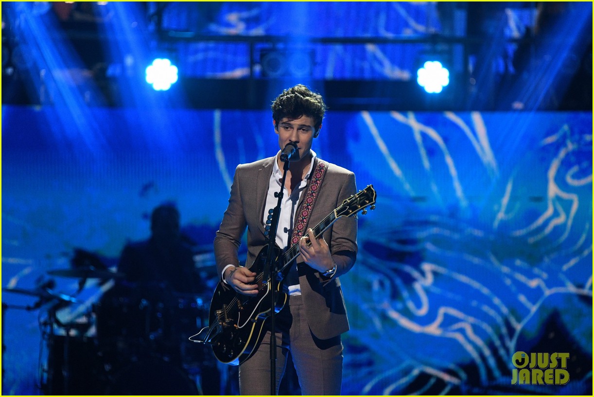 Shawn Mendes Kylie Minogue Perform At Queen Elizabeth S Birthday Party Photo 4068737 Kylie Minogue Queen Elizabeth Shaggy Shawn Mendes Sting Pictures Just Jared