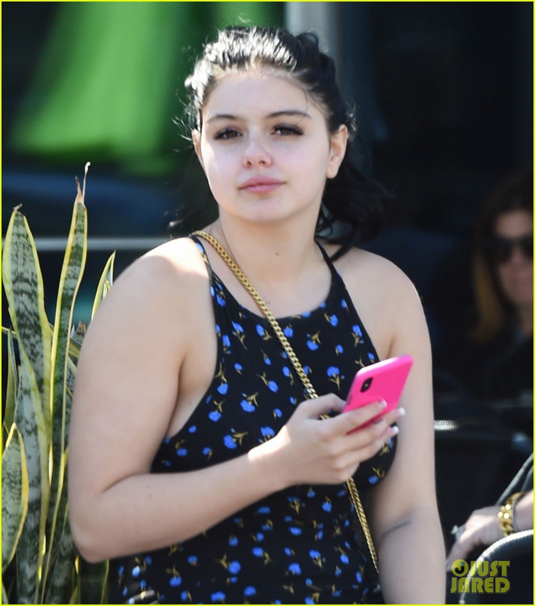 Ariel Winter Wears a Cute Mini Dress for an Errands Run Photo 4066520