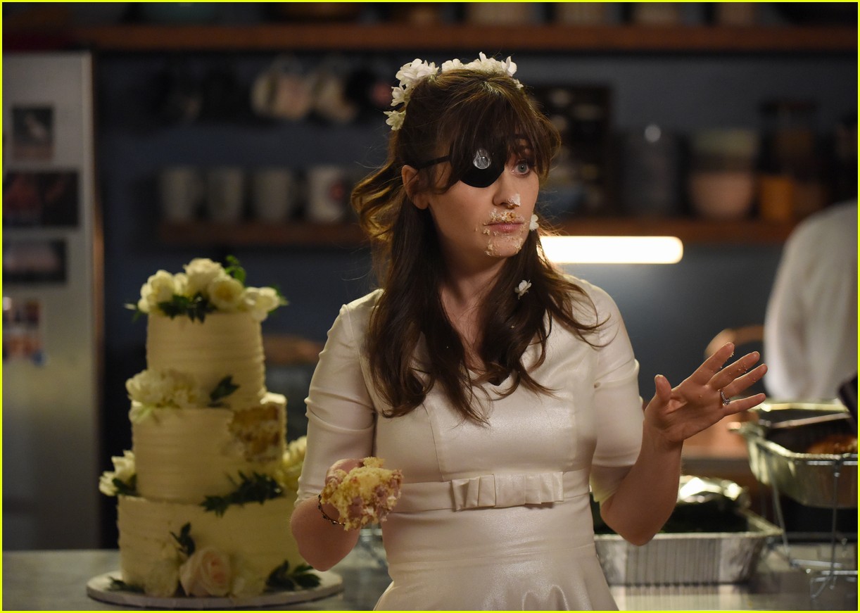 Zooey Deschanel Shares Thoughts on 'New