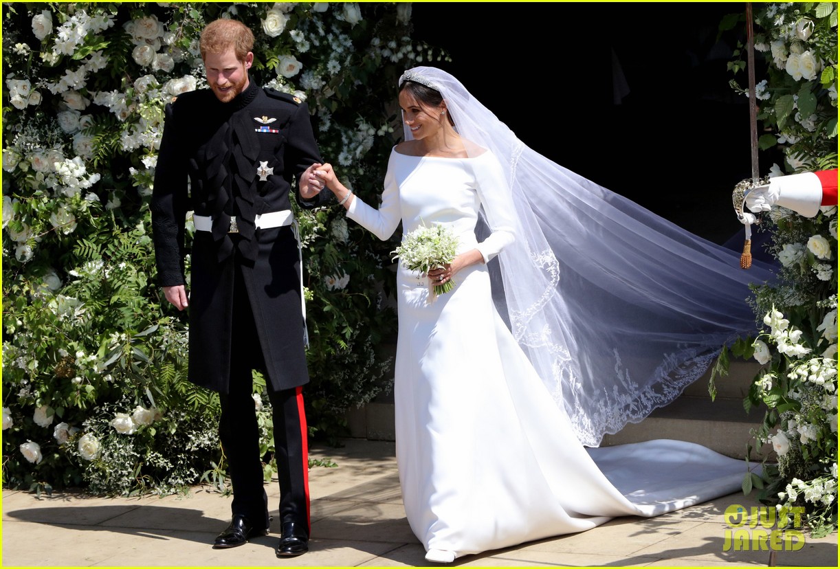 the royal wedding prince harry meghan markle first kiss