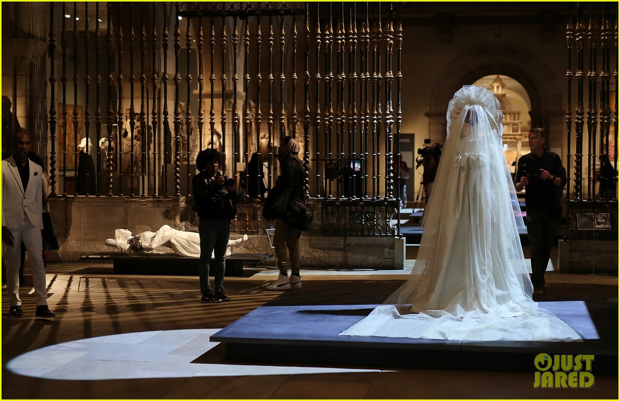 Look Inside the 2018 Met Gala's Costume Exhibit (Photos) Photo 4078272