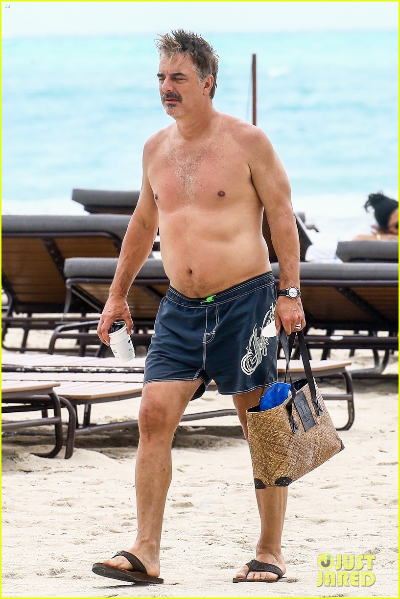 Chris Noth Goes Shirtless on the Beach During Miami Vacation!: Photo