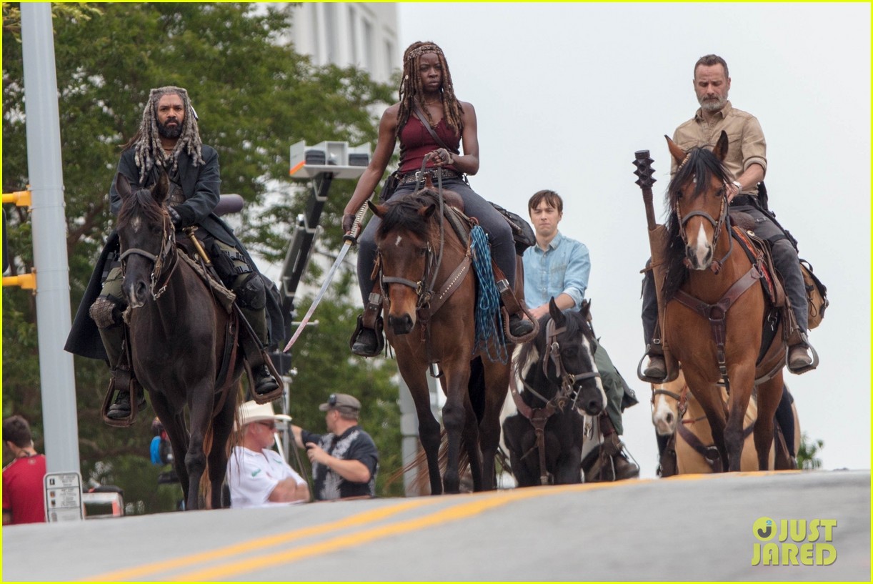 Norman Reedus & 'Walking Dead' Cast Battle Walkers in New Set Photos