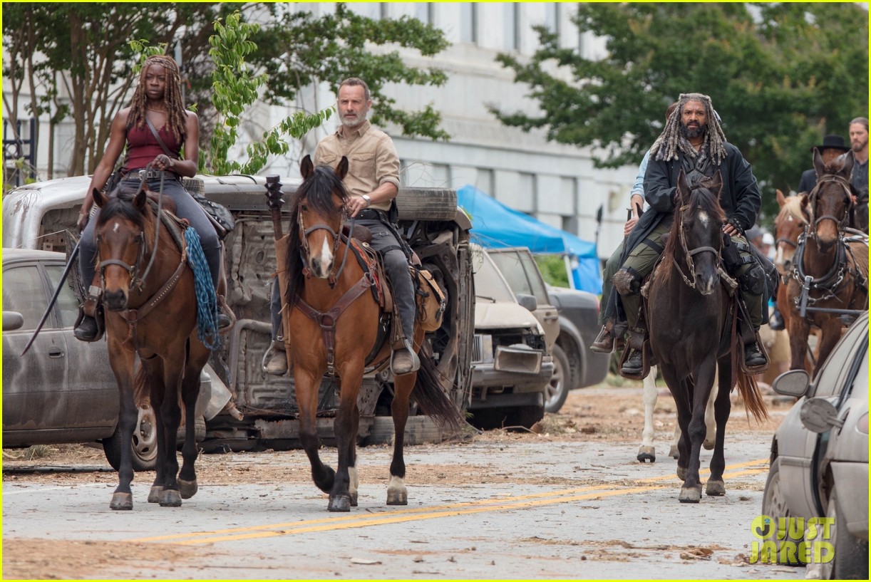 Norman Reedus & 'Walking Dead' Cast Battle Walkers in New Set Photos