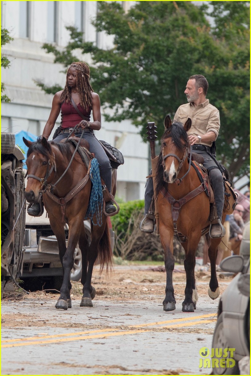 Norman Reedus & 'Walking Dead' Cast Battle Walkers in New Set Photos