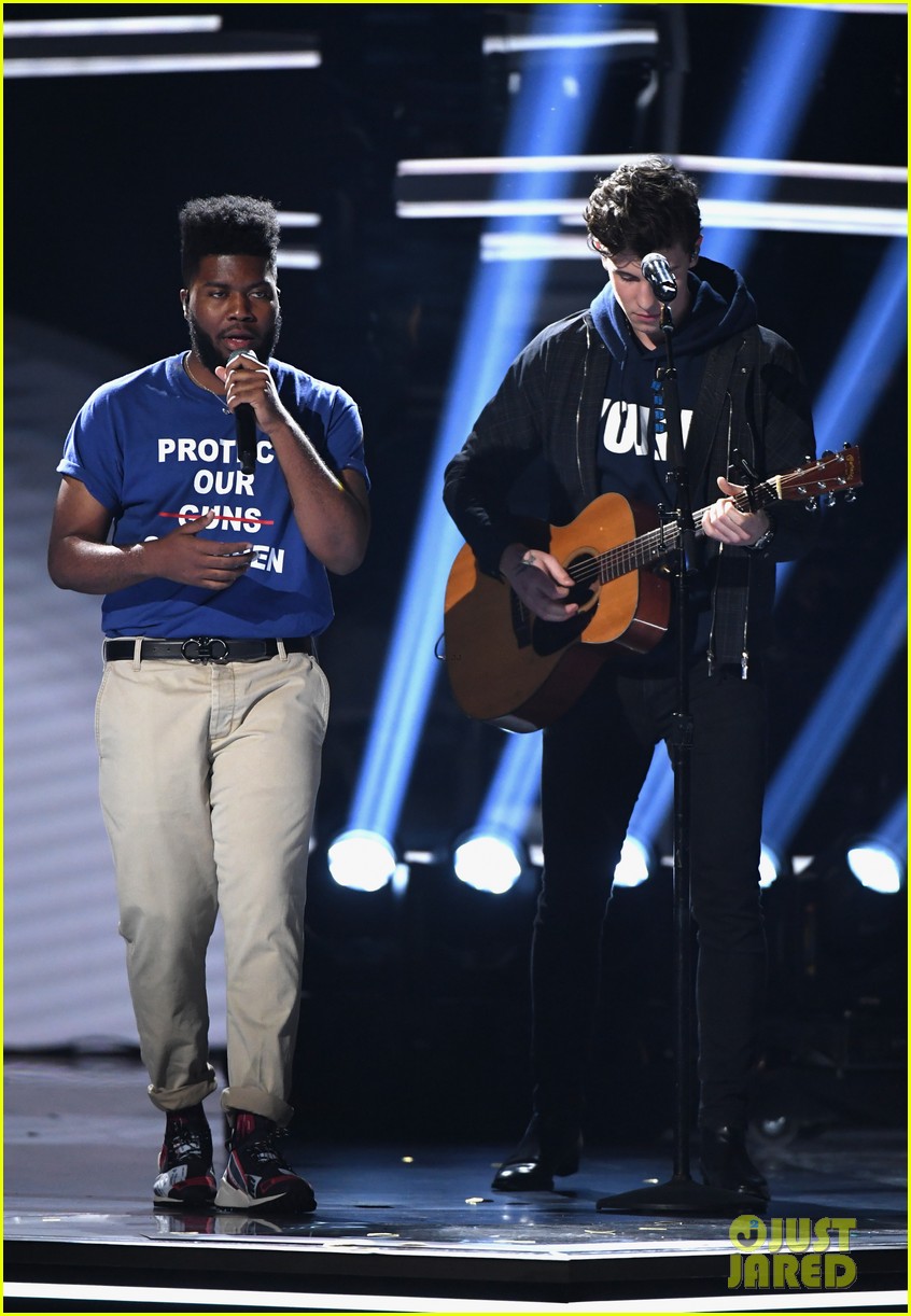 Shawn Mendes Khalid Perform With Msd Students At Billboard Music Awards 2018 Video Photo 4087598 2018 Billboard Music Awards Billboard Music Awards Khalid Shawn Mendes Pictures Just Jared
