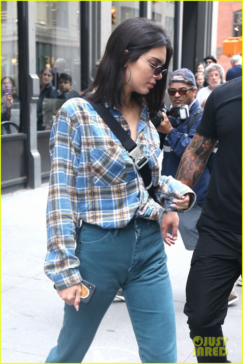 Kendall Jenner & Kourtney Kardashian Spend Time Together in New York