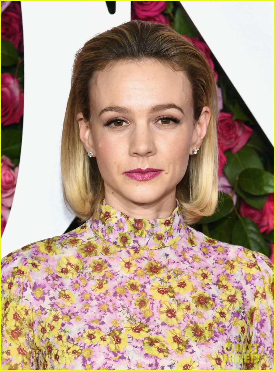 Carey Mulligan Dons Floral Gown for Tony Awards 2018: Photo 4098944