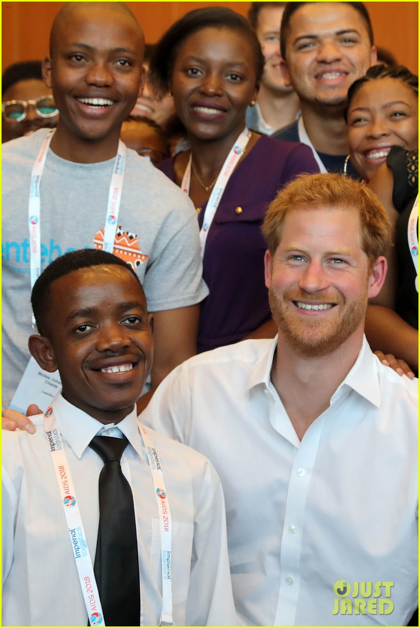 prince-harry-steps-out-solo-for-aids-conference-in-amsterdam-01.jpg