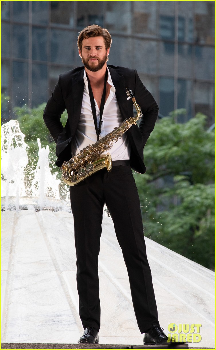 Liam Hemsworth, Priyanka Chopra, & Rebel Wilson Shoot Musical Scene for