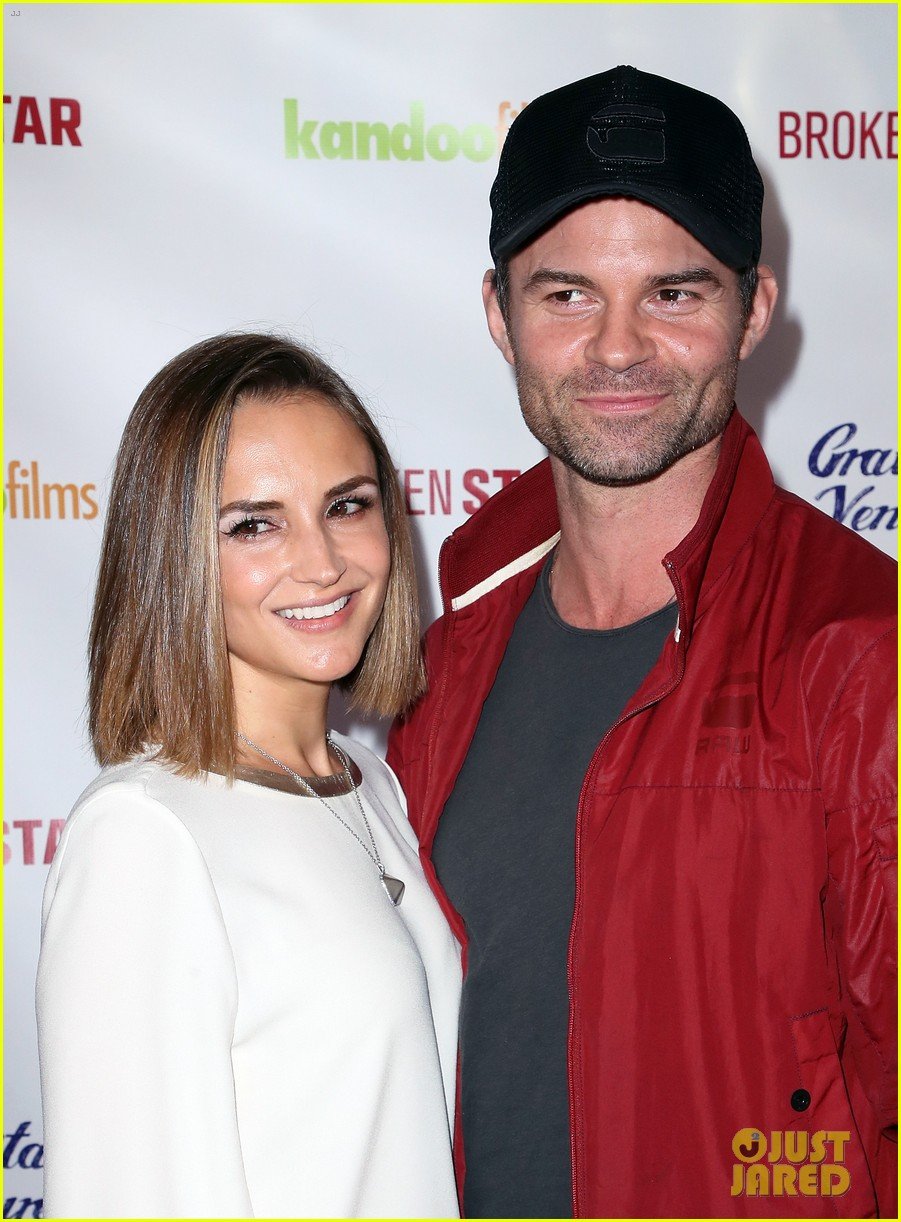 Analeigh Tipton Gets Support from Jake McDorman & Rachael Leigh Cook at