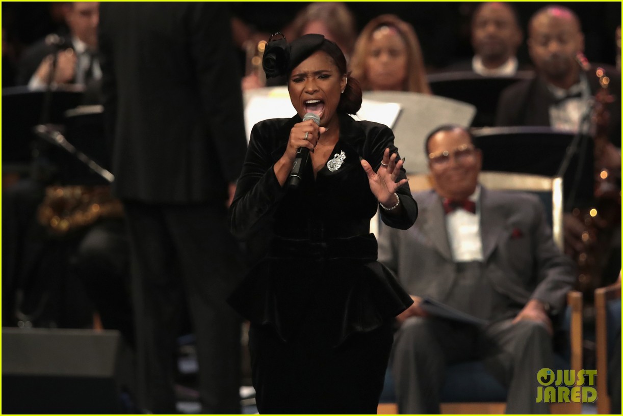 Jennifer Hudson Sings 'Amazing Grace' at Aretha Franklin's Funeral