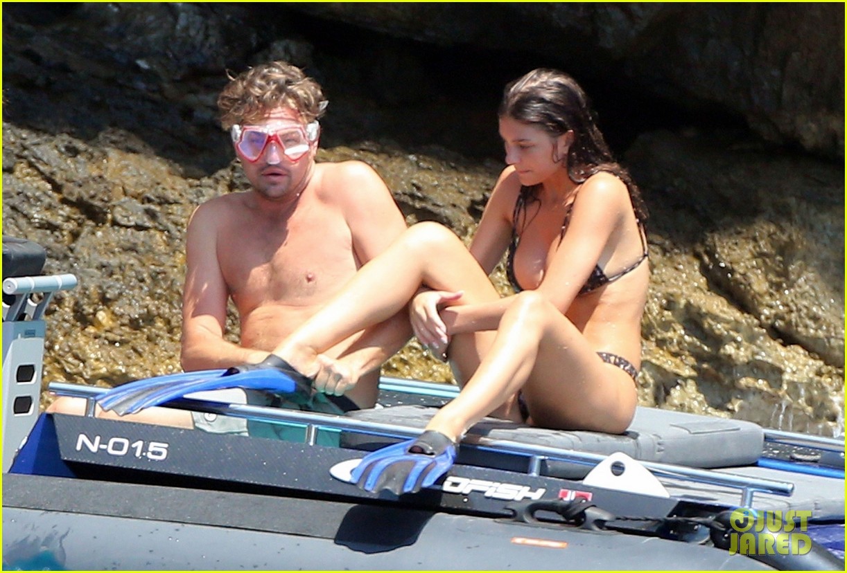 Leonardo DiCaprio & Girlfriend Camila Morrone Go Snorkeling on Italian Vacation ...