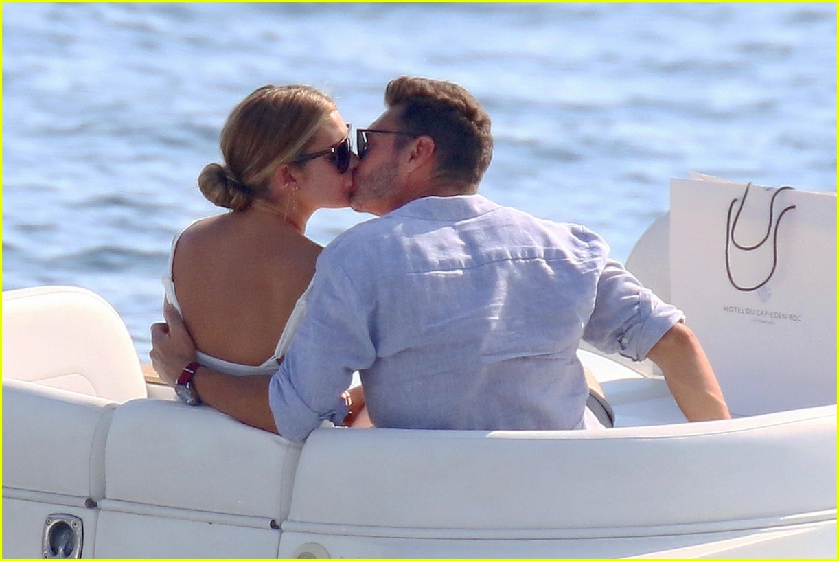 Ryan Seacrest & Girlfriend Shayna Taylor Share a Romantic Kiss in Italy!: Photo ...