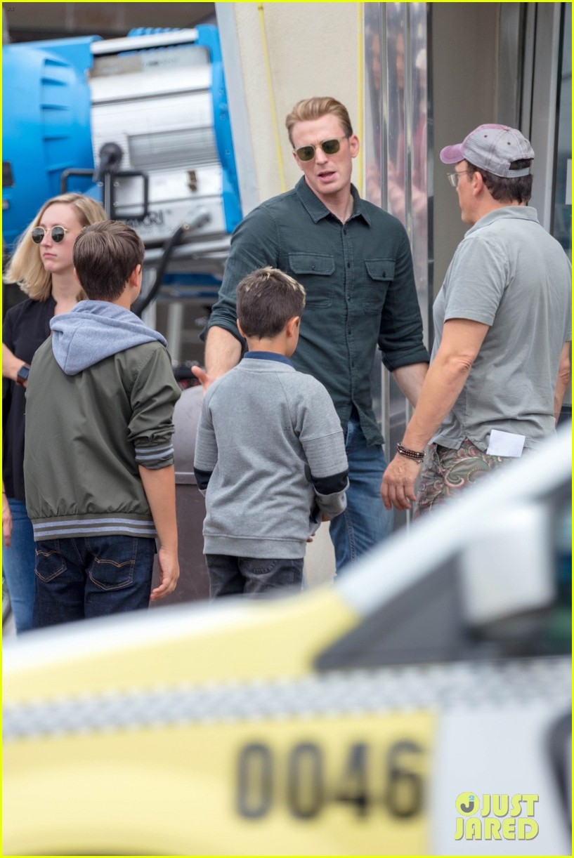 Chris Evans, Paul Rudd & Scarlett Johansson Film �Avengers Chris Evans, Paul Rudd & Scarlett Johansson Film �Avengers