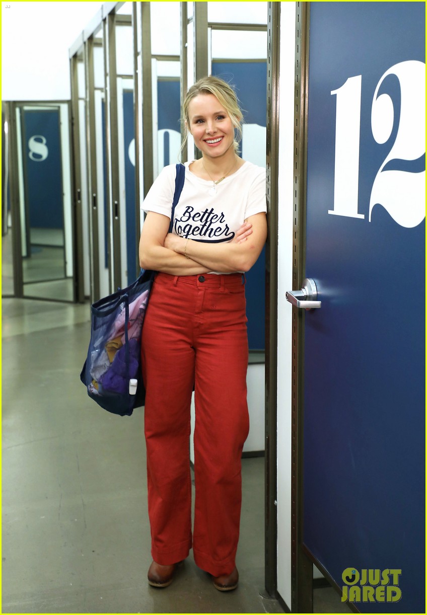 Kristen Bell Goes Back-To-School Shopping with Contest Winner!: Photo