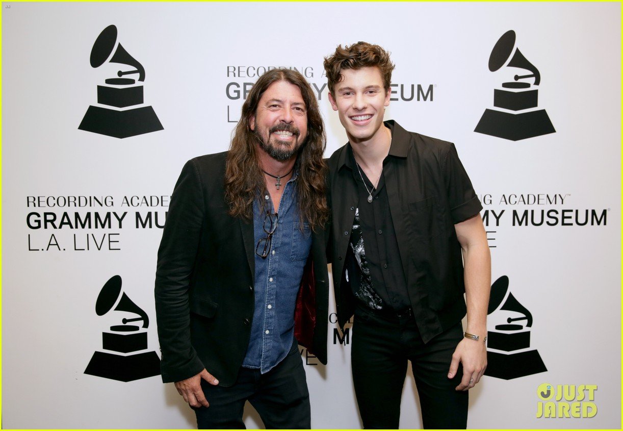 Shawn Mendes Says He S The Most Nervous Guy At Grammy Museum Performance Photo 4154335 Dave Grohl Shawn Mendes Pictures Just Jared