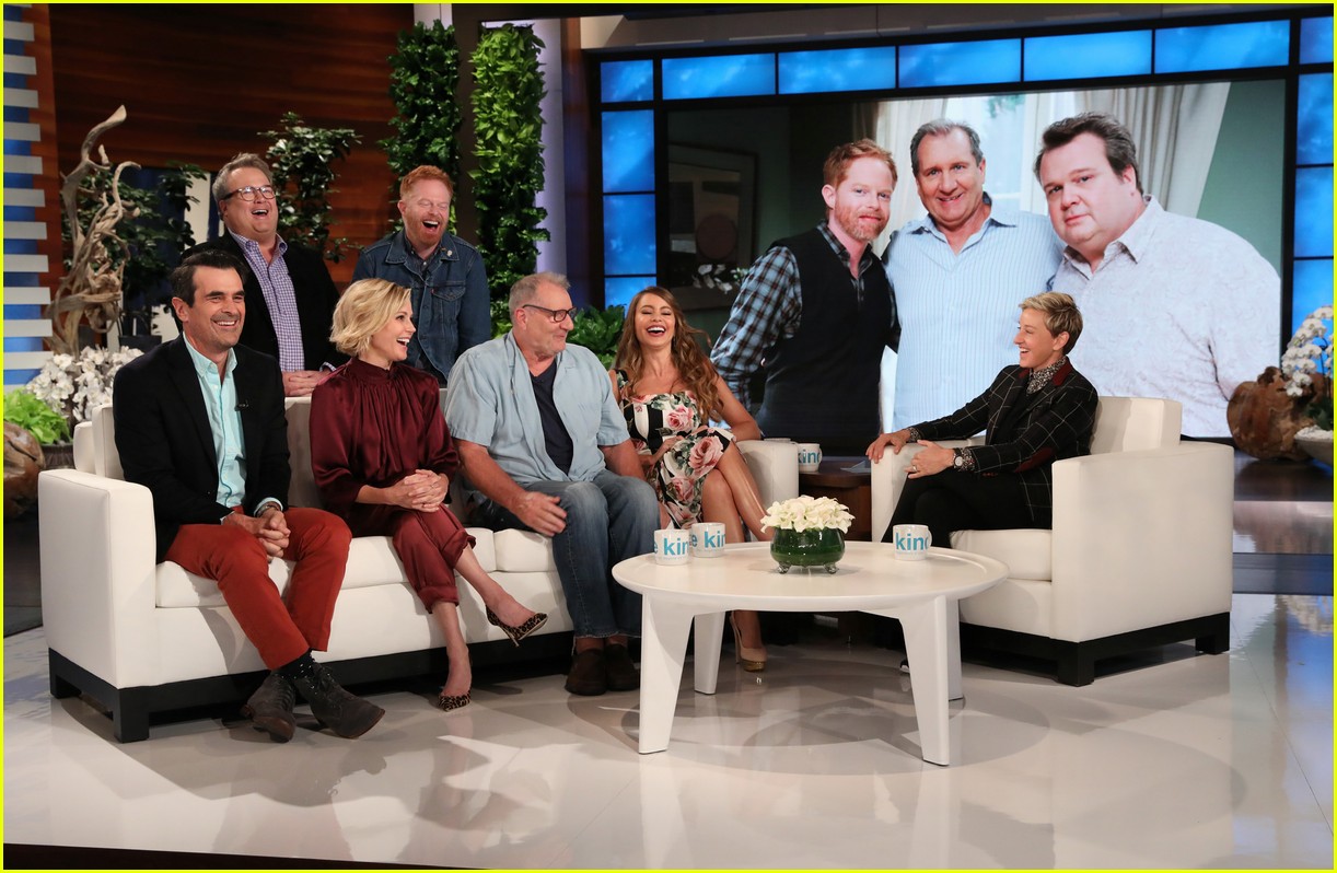 The Cast of 'Modern Family' Gets Scared on 'Ellen' Watch Now! Photo