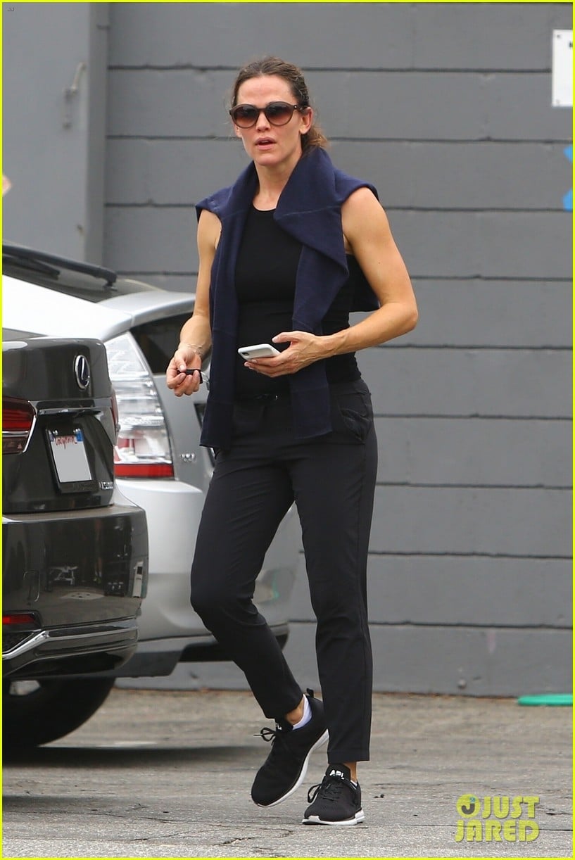 Jennifer Garner Shows Off Her Muscles After Her Workout!: Photo 4169748