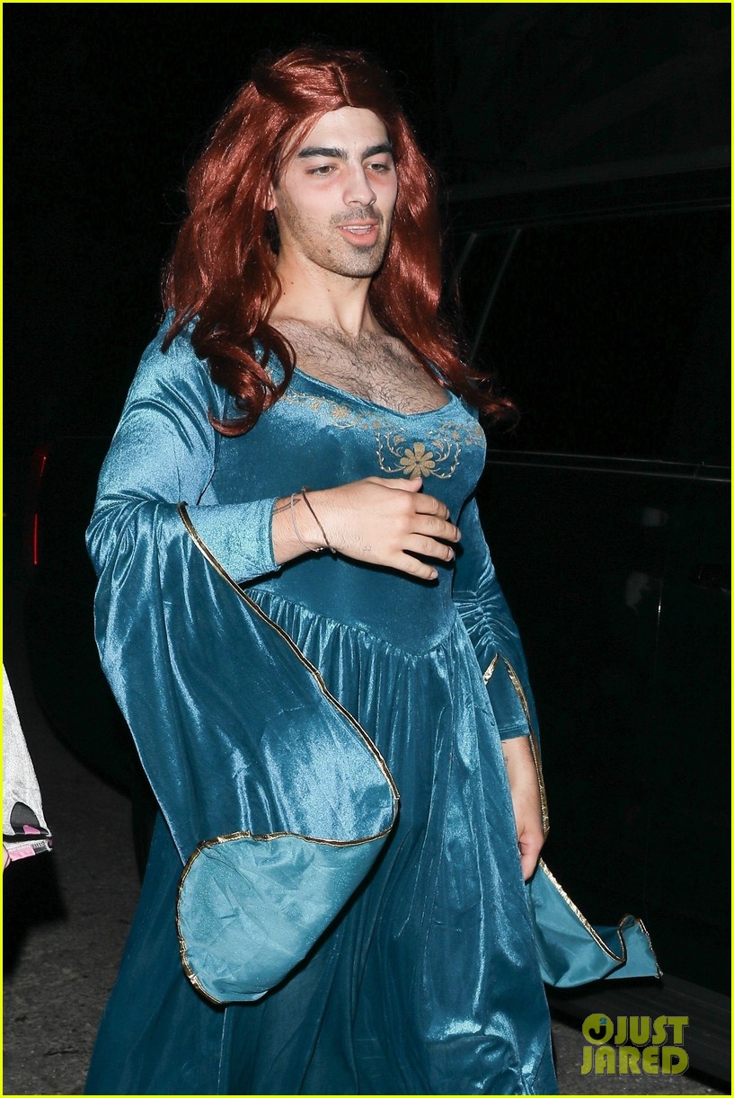 Joe Jonas Goes as Sophie Turner's 'Game of Thrones' Character for
