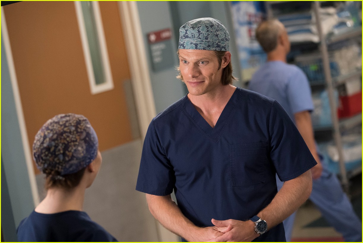 Grey's Anatomy's Hot New Doctor Alex Landi Goes Shirtless!: Photo