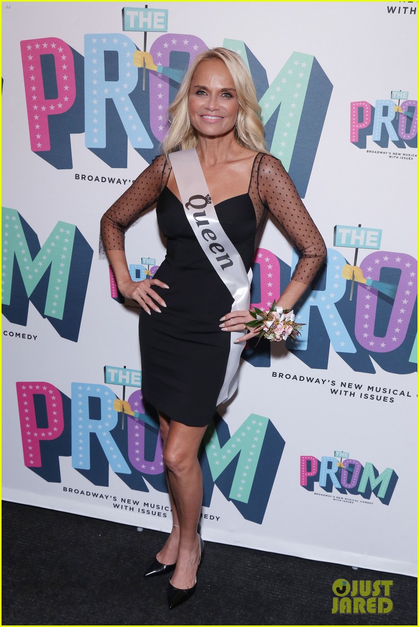 Kristin Chenoweth Is Crowned Prom Queen at Broadway�s �The