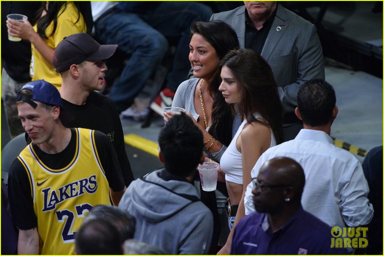 Nick & Joe Jonas Chat With Emily Ratajkowski at the Lakers Game in LA