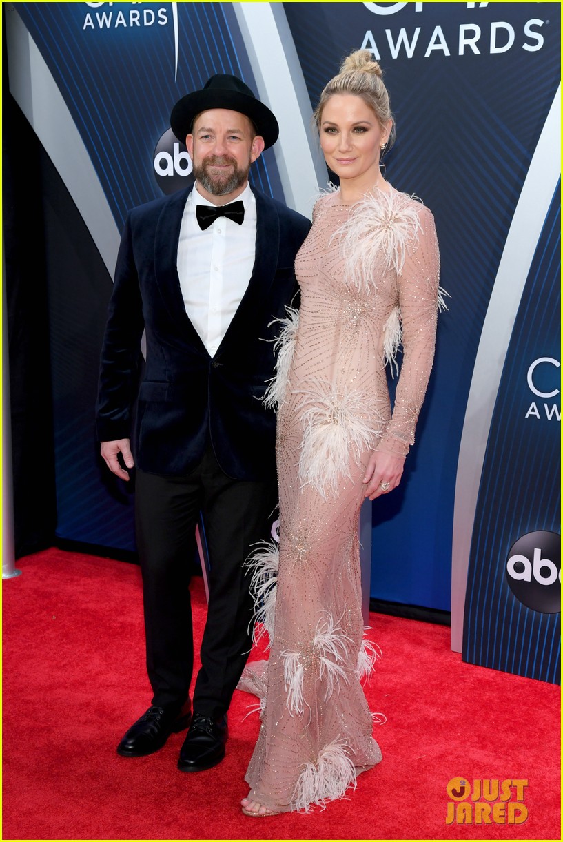 Sugarland's Jennifer Nettles & Kristian Bush Step Out for CMA Awards