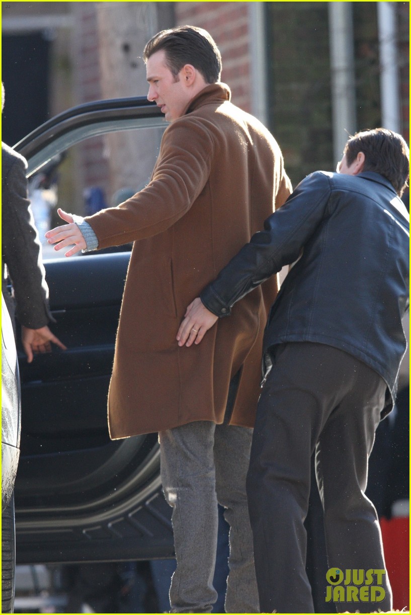 Chris Evans Gets a Pat Down in First 'Knives Out' Set Photos! Photo