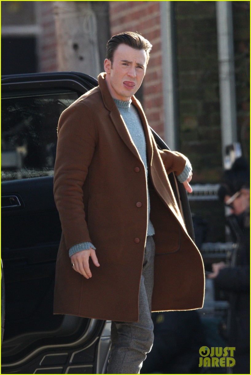 Chris Evans Gets a Pat Down in First 'Knives Out' Set Photos! Photo