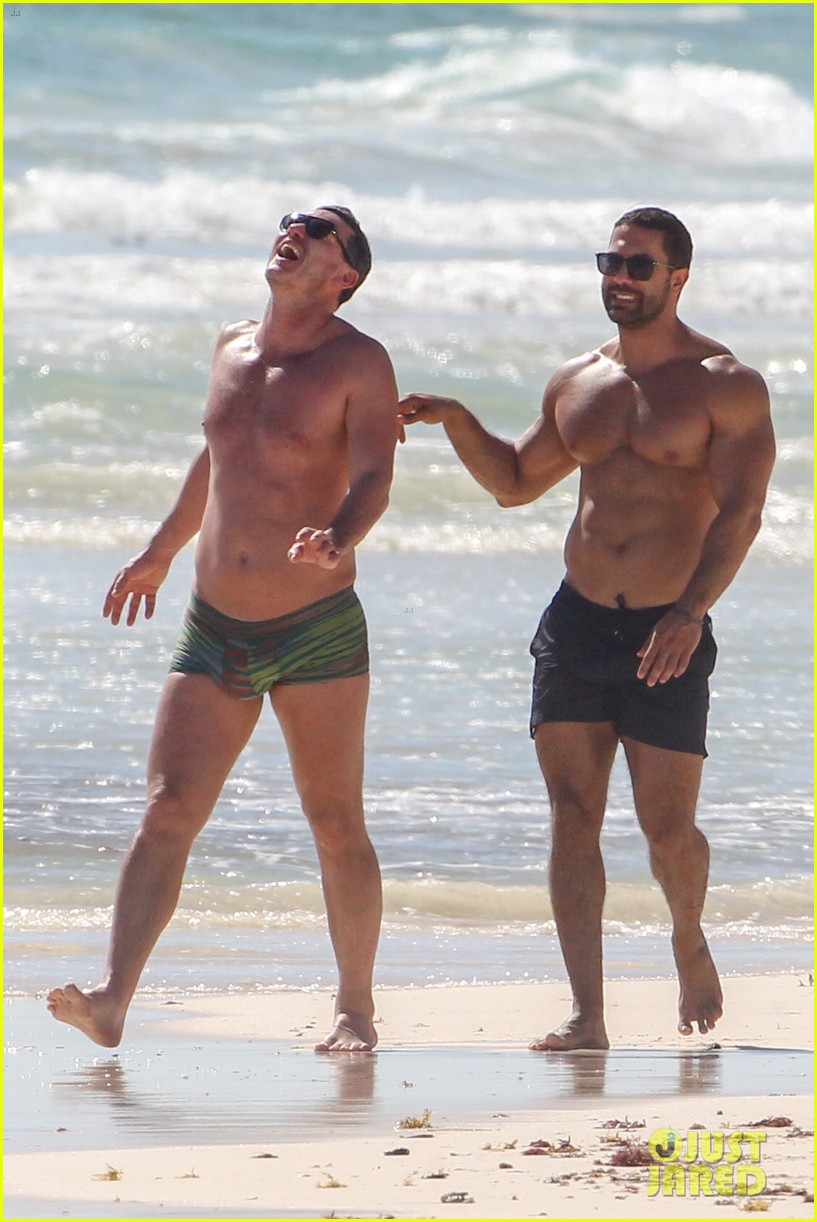 Luke Evans & Boyfriend Victor Turpin Bare Their Shirtless Bodies, Look So Cute Together During