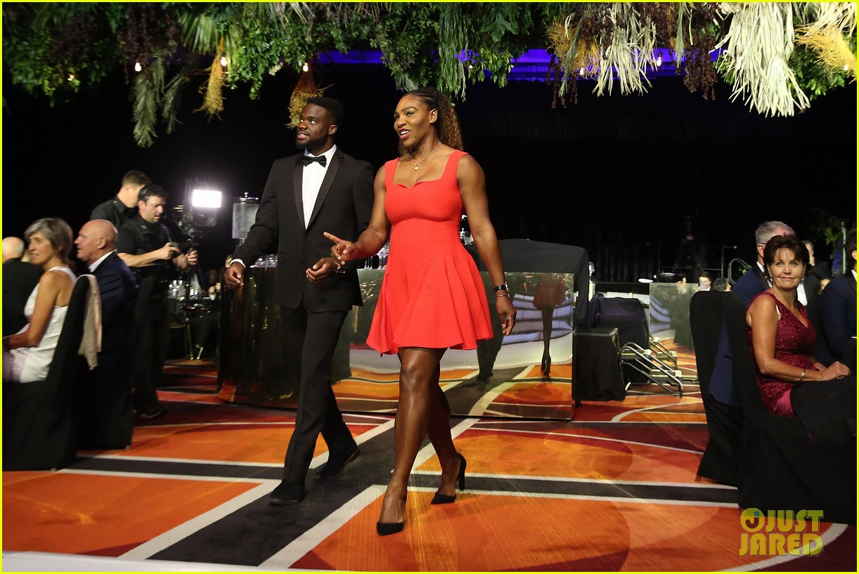 Serena Williams & Roger Federer Spend New Year's Eve on the Red Carpet