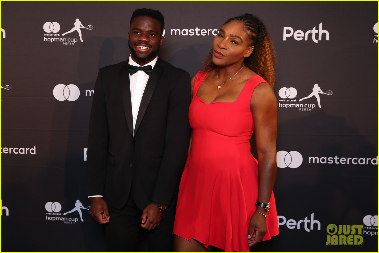 Serena Williams & Roger Federer Spend New Year's Eve on the Red Carpet