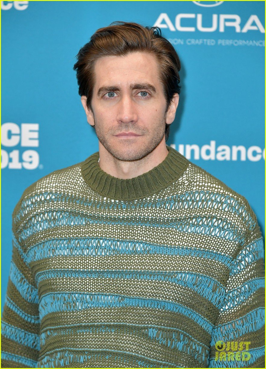 Jake Gyllenhaal & Natalia Dyer Premiere 'Velvet Buzzsaw' at Sundance