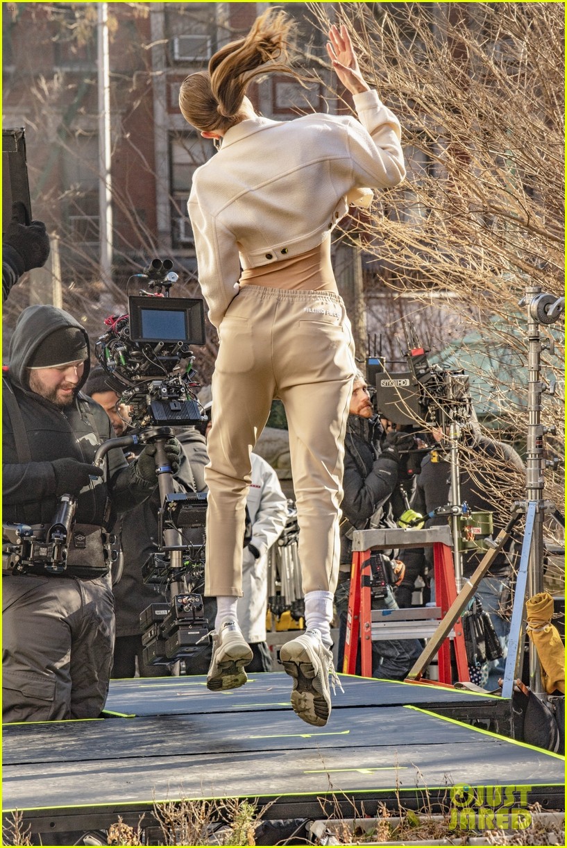 Gigi Hadid Braves Cold Temps To Shoot Commercial in NYC: Photo 4210279
