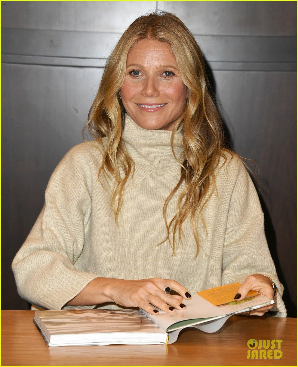 Gwyneth Paltrow Steps Out For 'The Clean Plate' Book Signing: Photo
