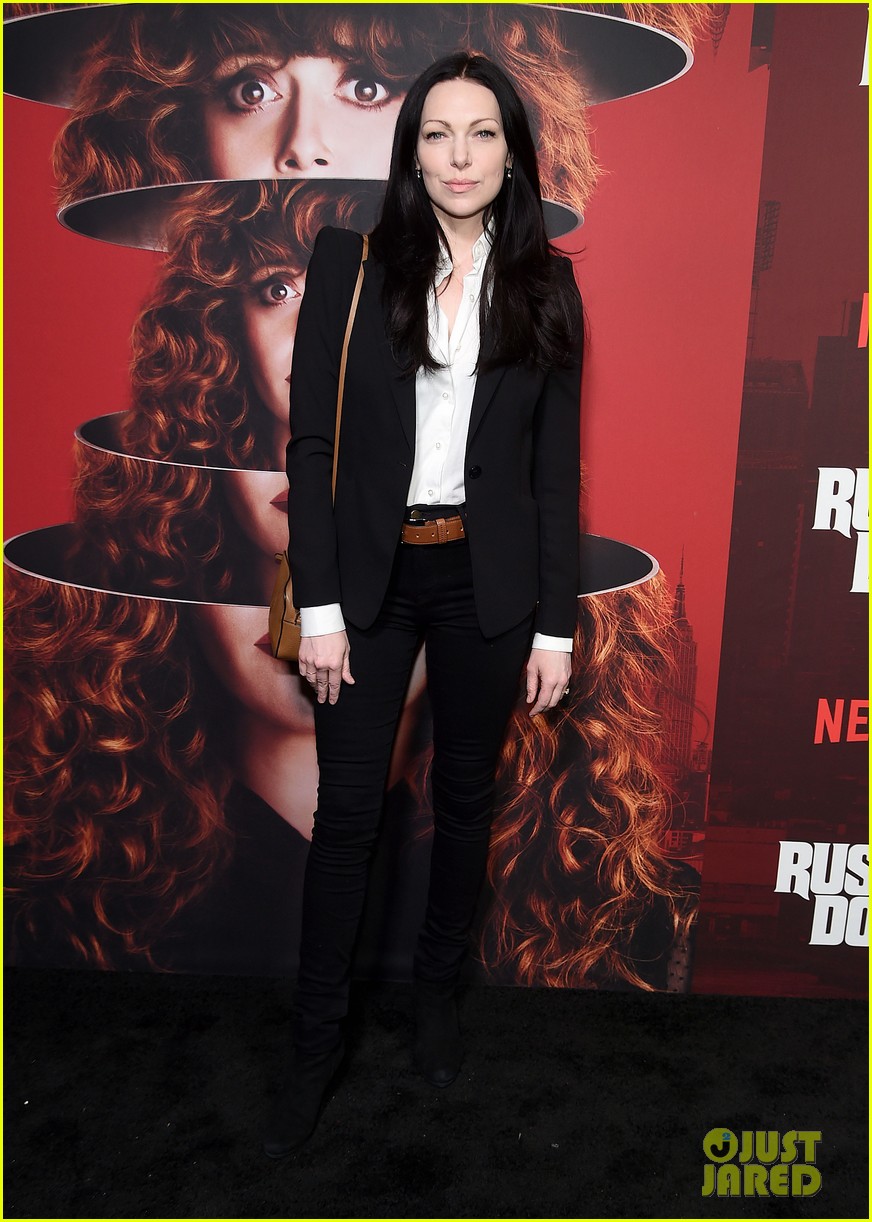 Natasha Lyonne & Amy Poehler Hit the Red Carpet at 'Russian Doll