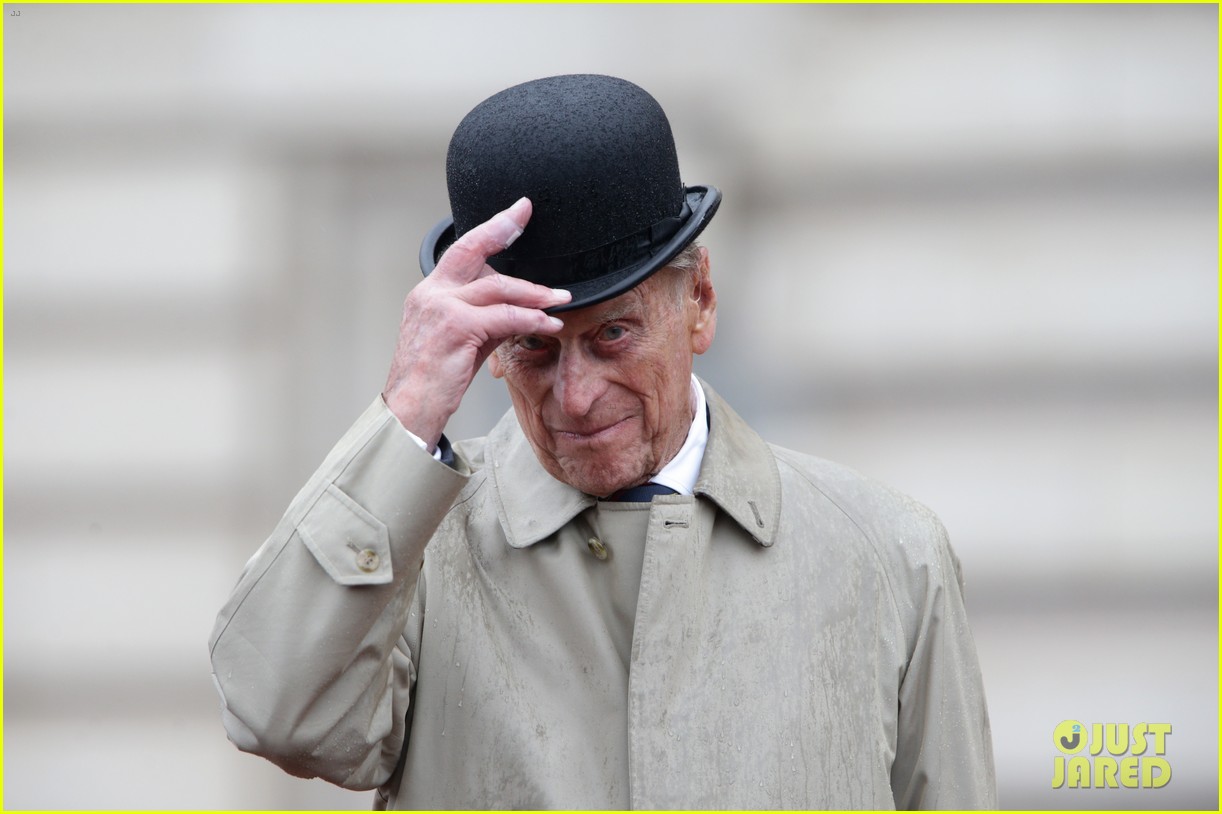 Prince Philip Involved in Car Accident: Photo 4213333 | Prince Philip